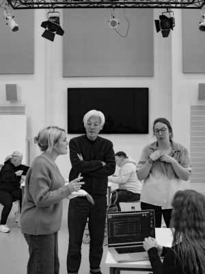 photo 11 LG&G ticker